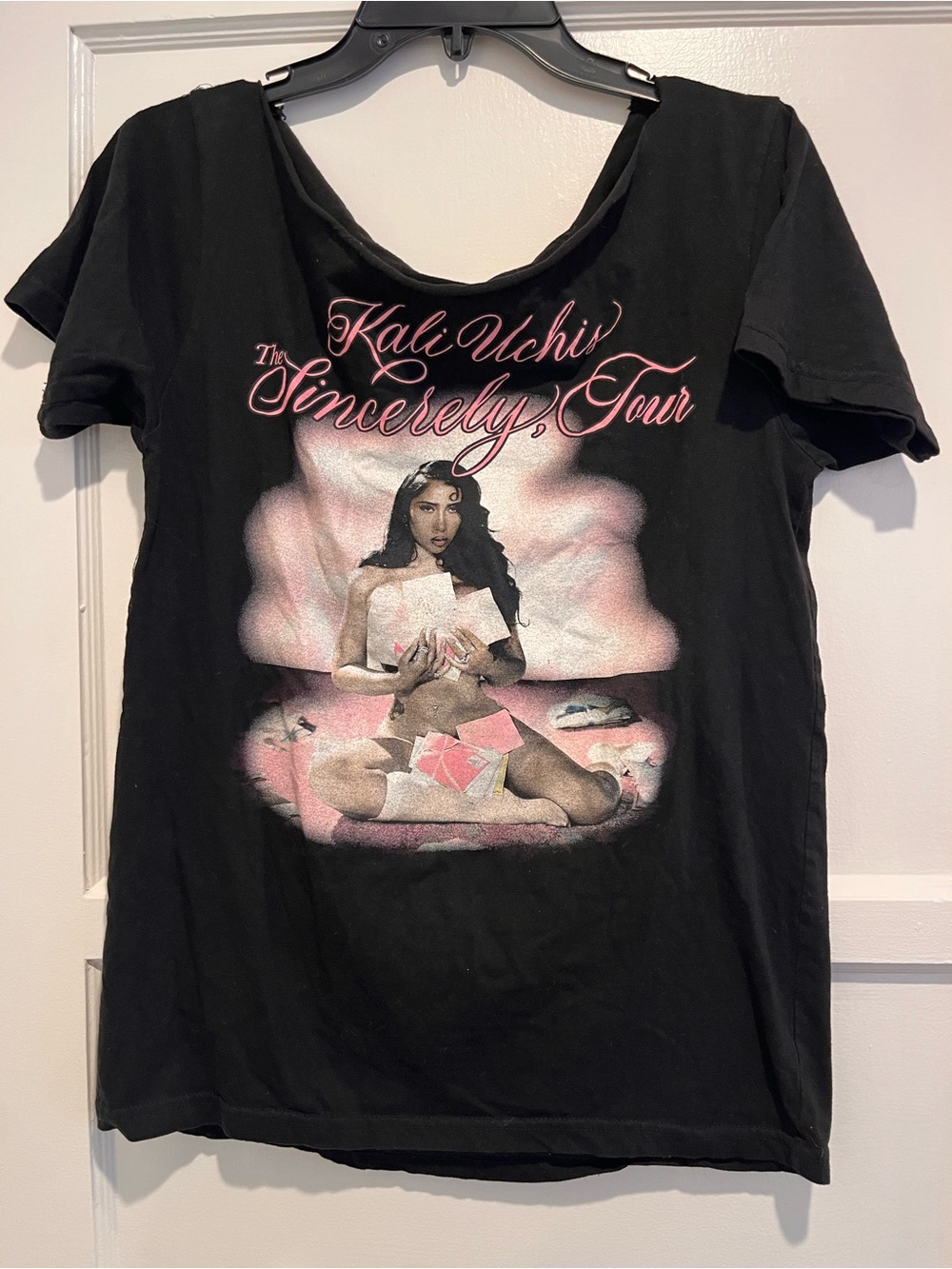 Kali Uchis 'Sincerely, Tour' Graphic Tee - Black & Pink - M/L (17” P2P)